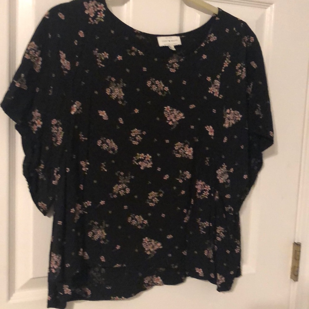 Lucky Brand EUC pink floral and black blouse